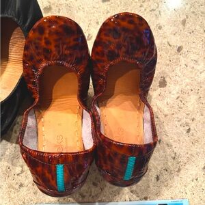 Size 8 Tieks. Tortoiseshell Patent Leather. Excellent condition.